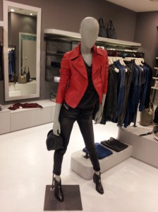 אאוטפיט בשילוב אדום-שחור