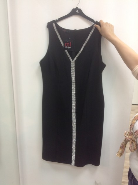 שמלה שחורה קטנה